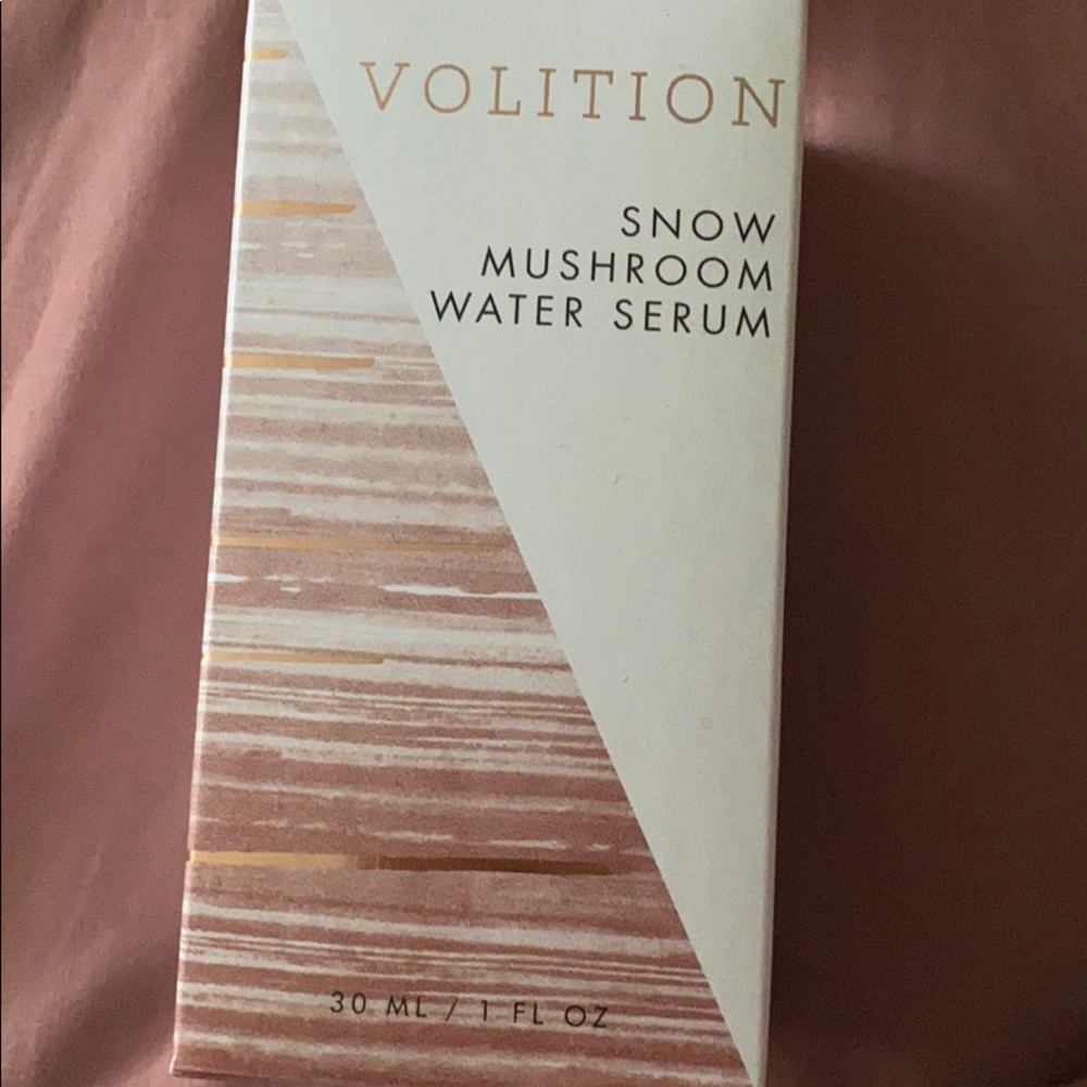 Volition snow mushroom water serum